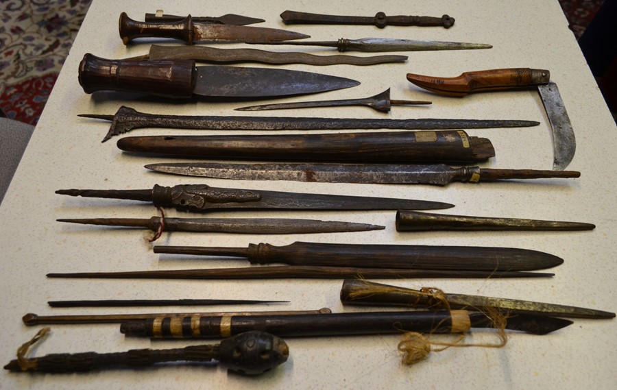 An interesting collection of African and Asian edged weapons - Image 8 of 11