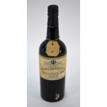 A single bottle of 1986 vintage Quinta do Panascal port