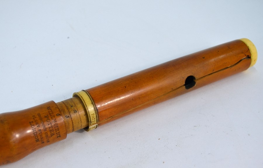 A 19th century boxwood and ivory flute - Image 2 of 4