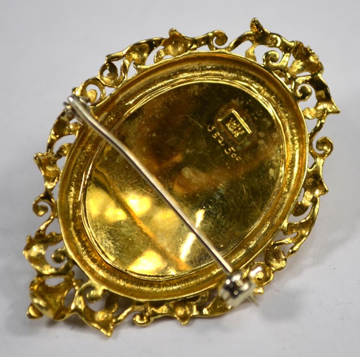 A Victorian yellow gold brooch - Image 2 of 3