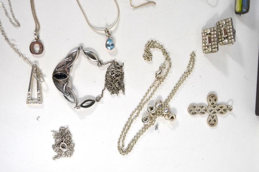 A small collection of various white metal jewellery - Image 4 of 4