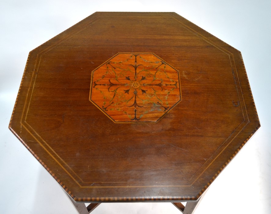 An Edwardian inlaid satin walnut octagonal table - Image 2 of 4