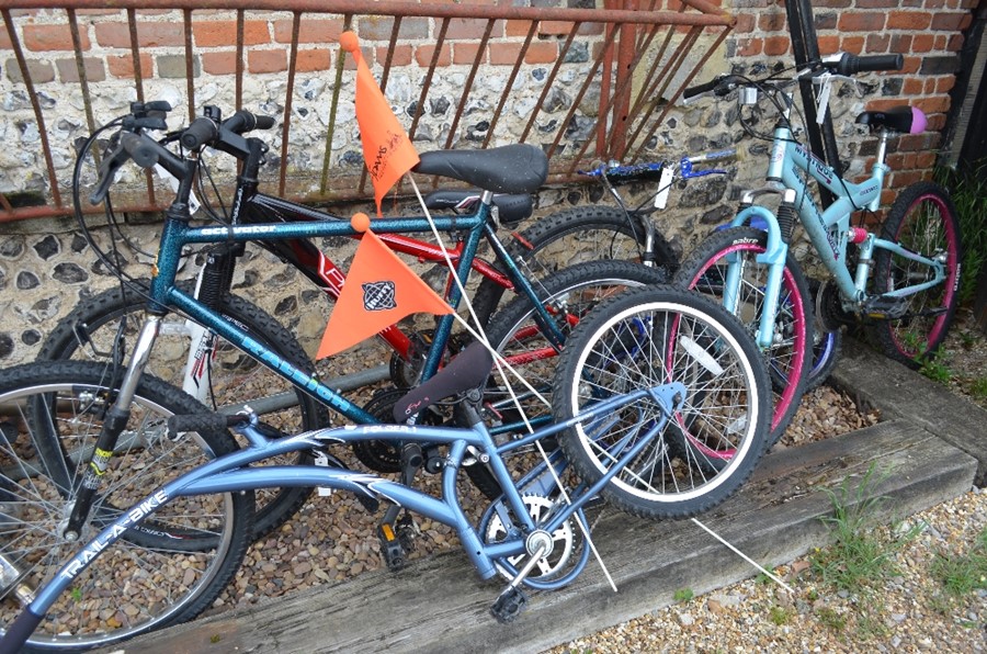 Apollo Phaze mountain bike, a full suspension bike, Raleigh mountain bike, childrens bike and