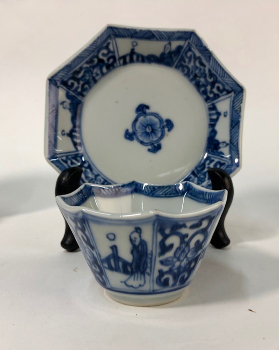 A small collection of 18th/19th century Chinese blue and white porcelain - Image 2 of 5