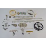 A collection of antique and later jewellery