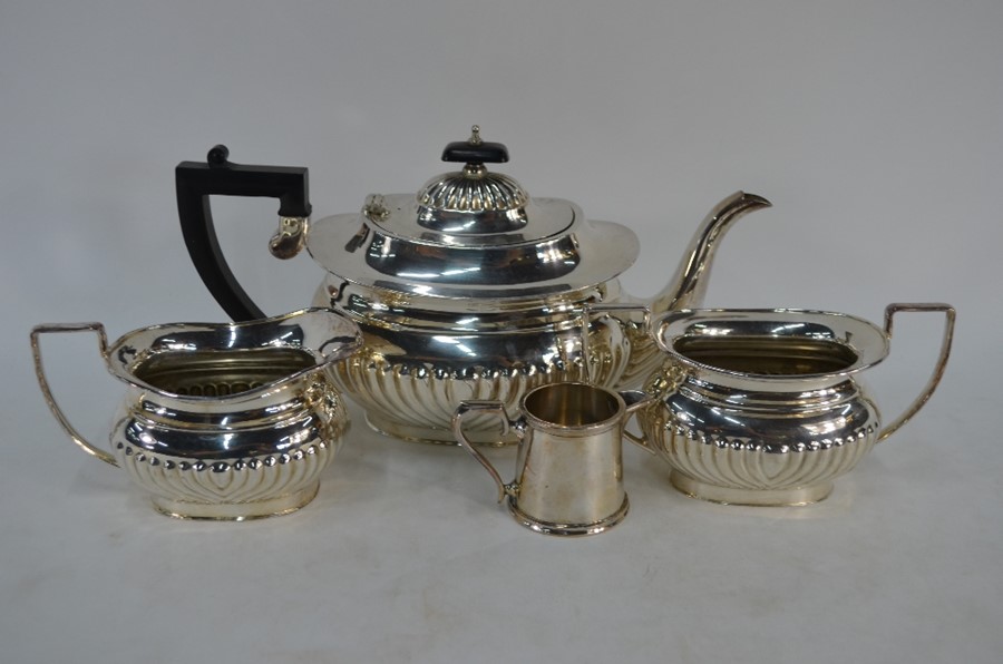 Electroplated knives and tea service etc. - Image 3 of 3