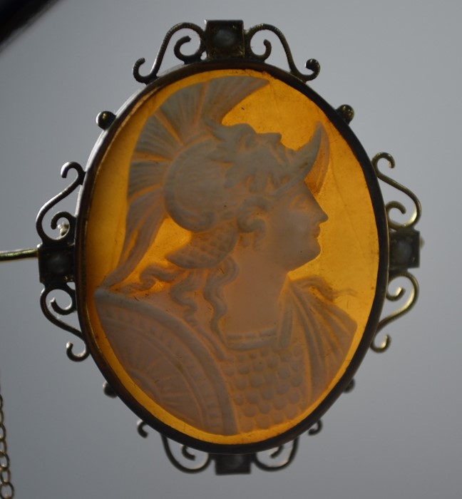 A Victorian oval shell cameo brooch featuring Mars - Image 2 of 4
