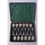 Victorian cased set of twelve silver teaspoons