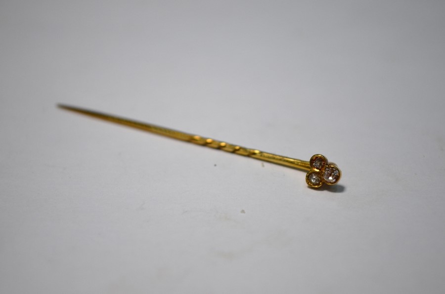 An Edwardian yellow gold stick pin - Image 2 of 3