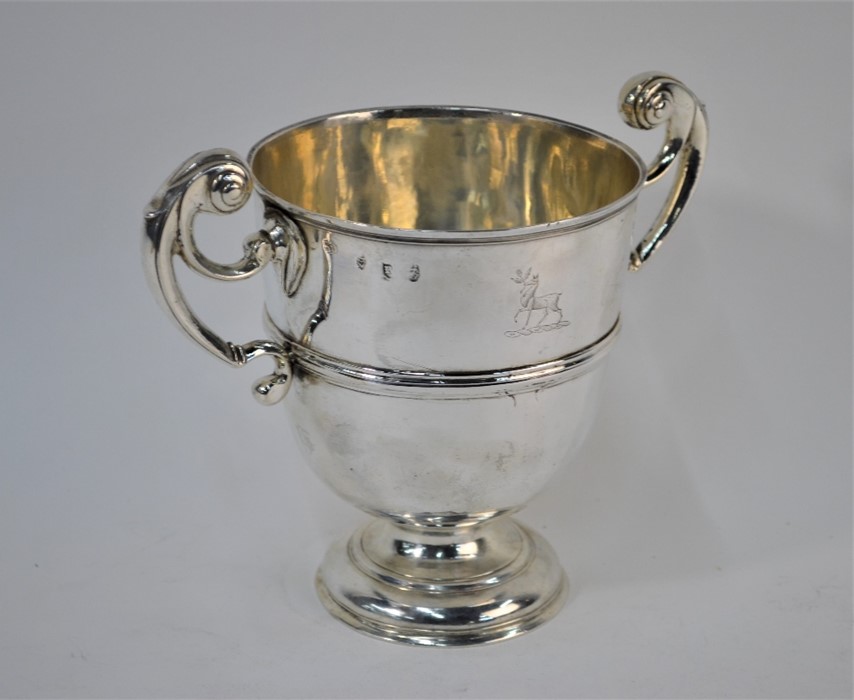 George II Irish silver loving cup - Image 2 of 3