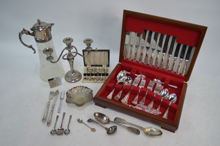 A canteen of Kings Pattern epns flatware