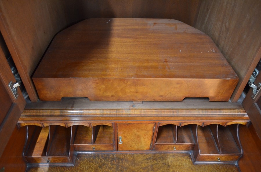 David Salmon Fine Furniture Ltd, a George I style walnut secretaire cabinet - Image 7 of 7