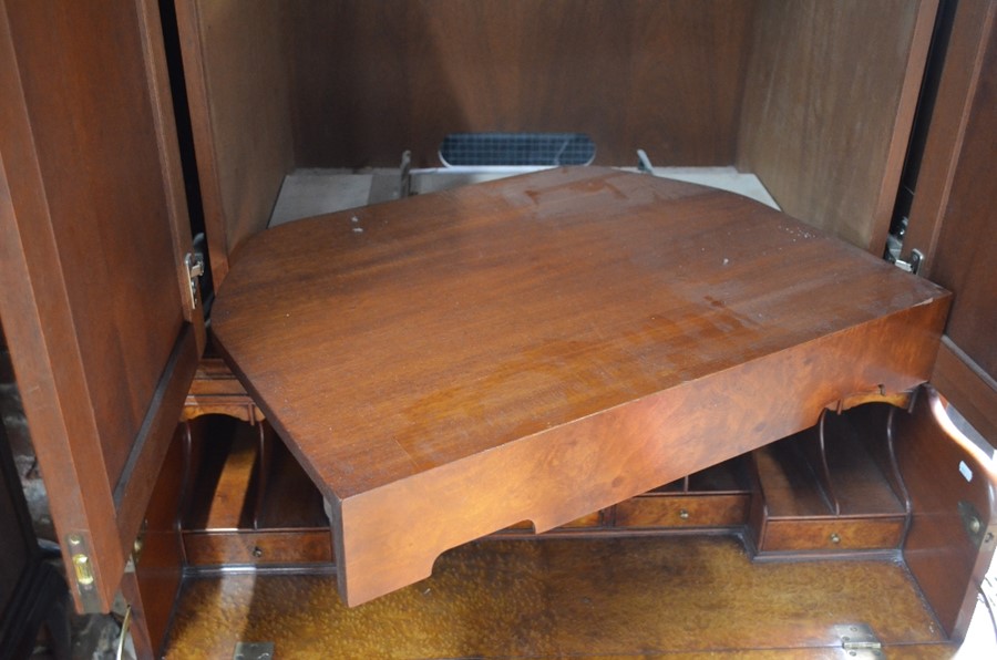 David Salmon Fine Furniture Ltd, a George I style walnut secretaire cabinet - Image 6 of 7