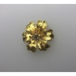 An 18ct yellow gold brooch