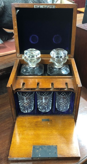 A Chapmans Patent oak decanter box - Image 2 of 3