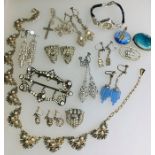 A collection of various jewellery items