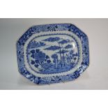 An 18th century Chinese export blue and white tureen stand, Qianlong period (1736-1795)