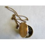 9ct gold photograph locket and gold chain