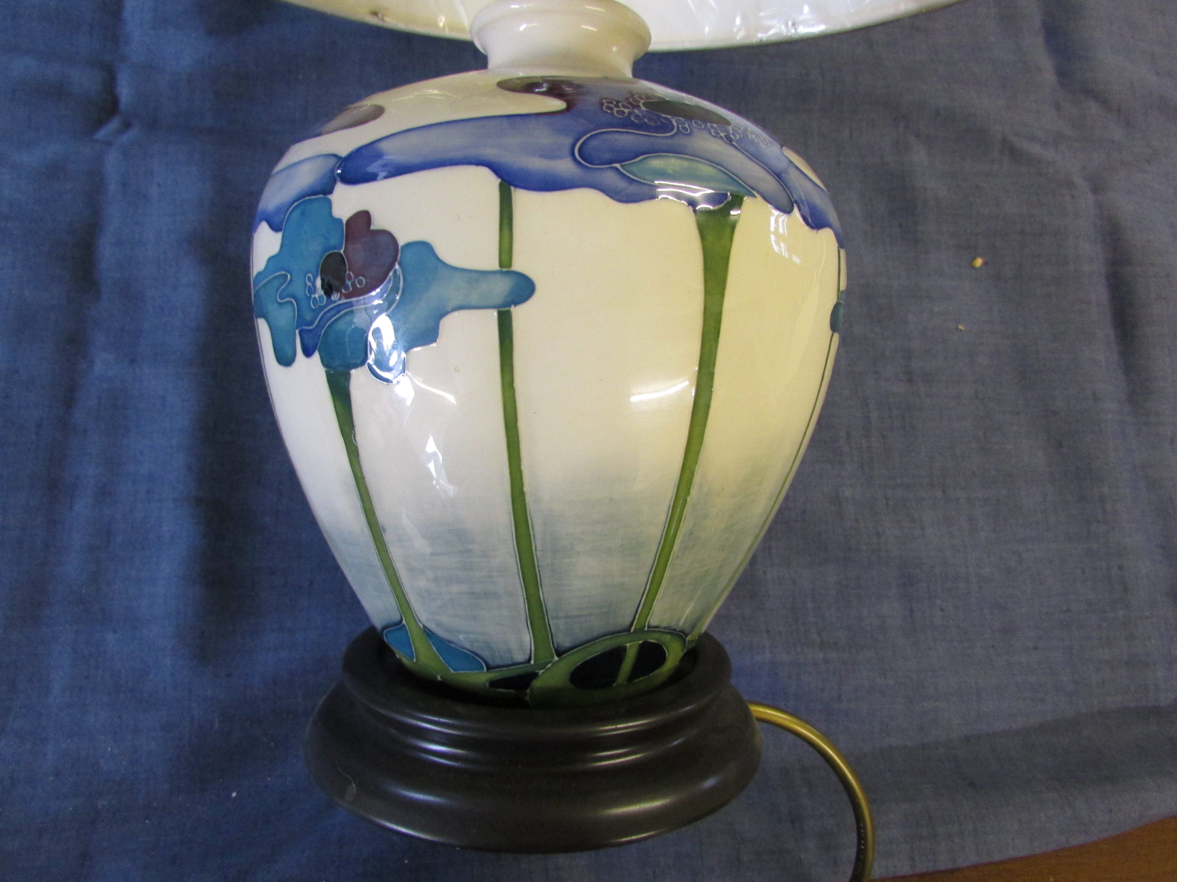 Moorcroft 'Blue Heaven' table lamp