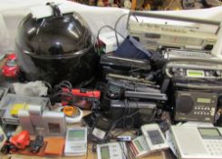 Assorted digital and analogue radios including Roberts, Pure, Sony etc (Sold as seen,