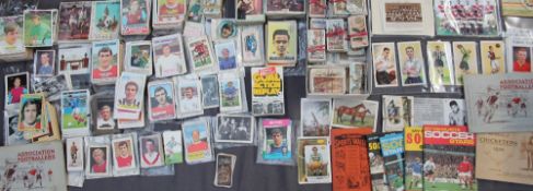 Assorted A&BC footballers cards, together with Nabisco Foods cards, Football facts cards,