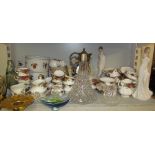 A large lot including a Royal Albert Old country roses pattern part tea service together with a