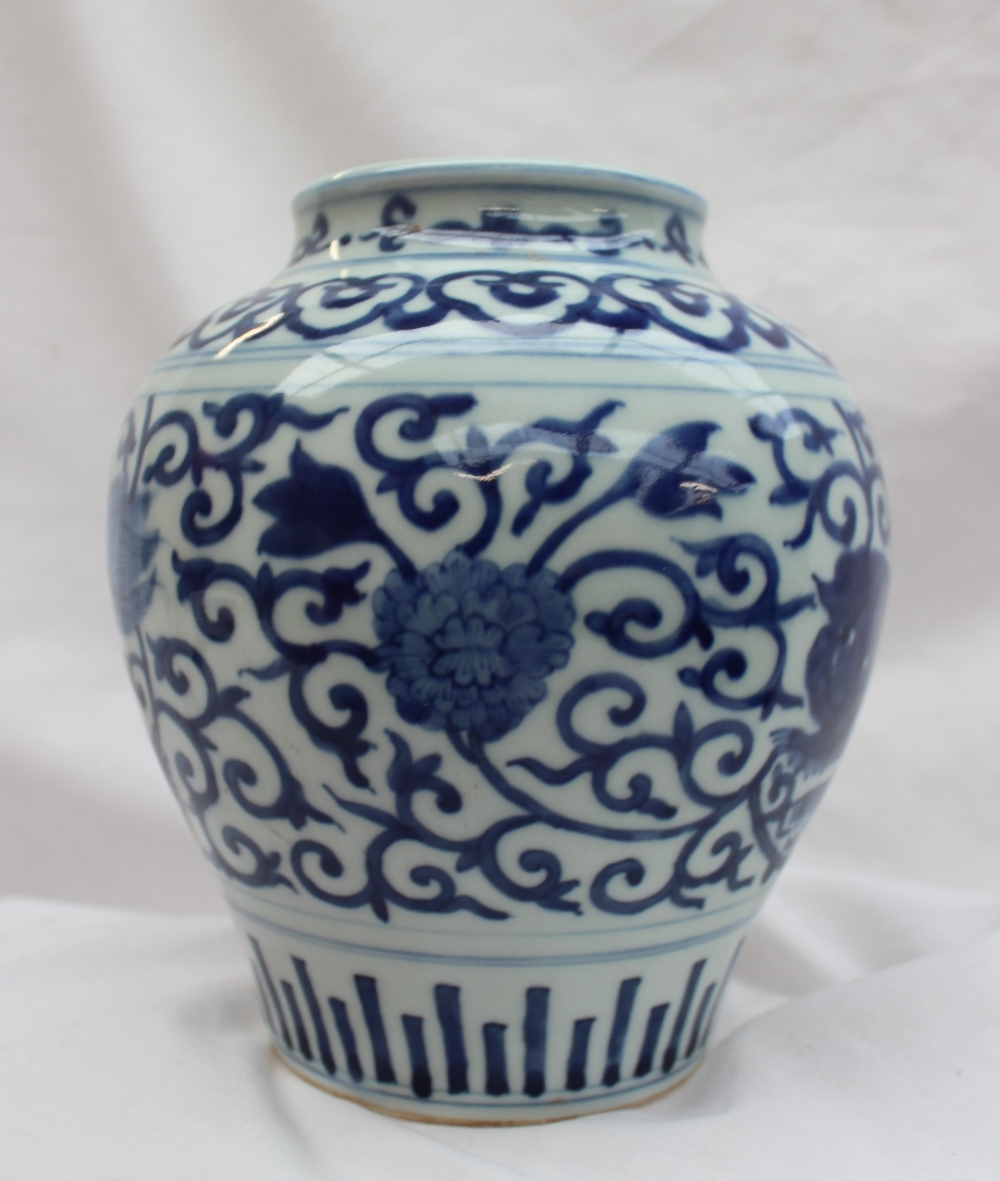 A Chinese blue and white porcelain inverted baluster vase, - Bild 4 aus 6