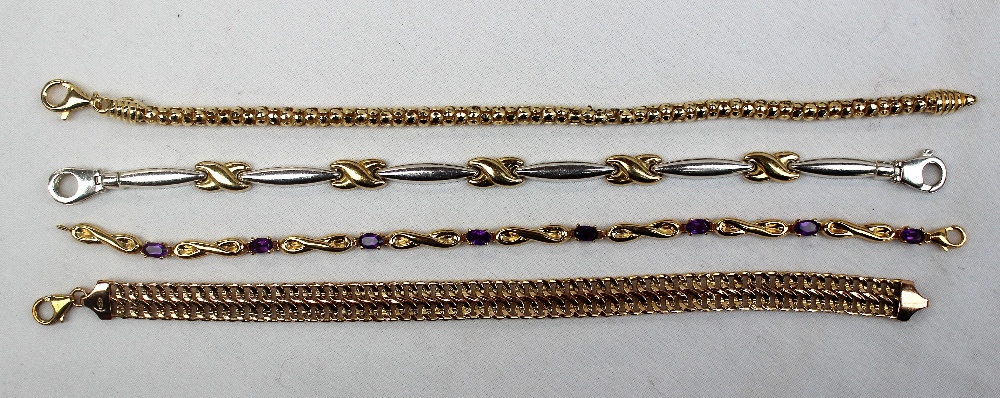 A 9ct yellow gold bracelet, approximately 5 grams, - Image 3 of 3