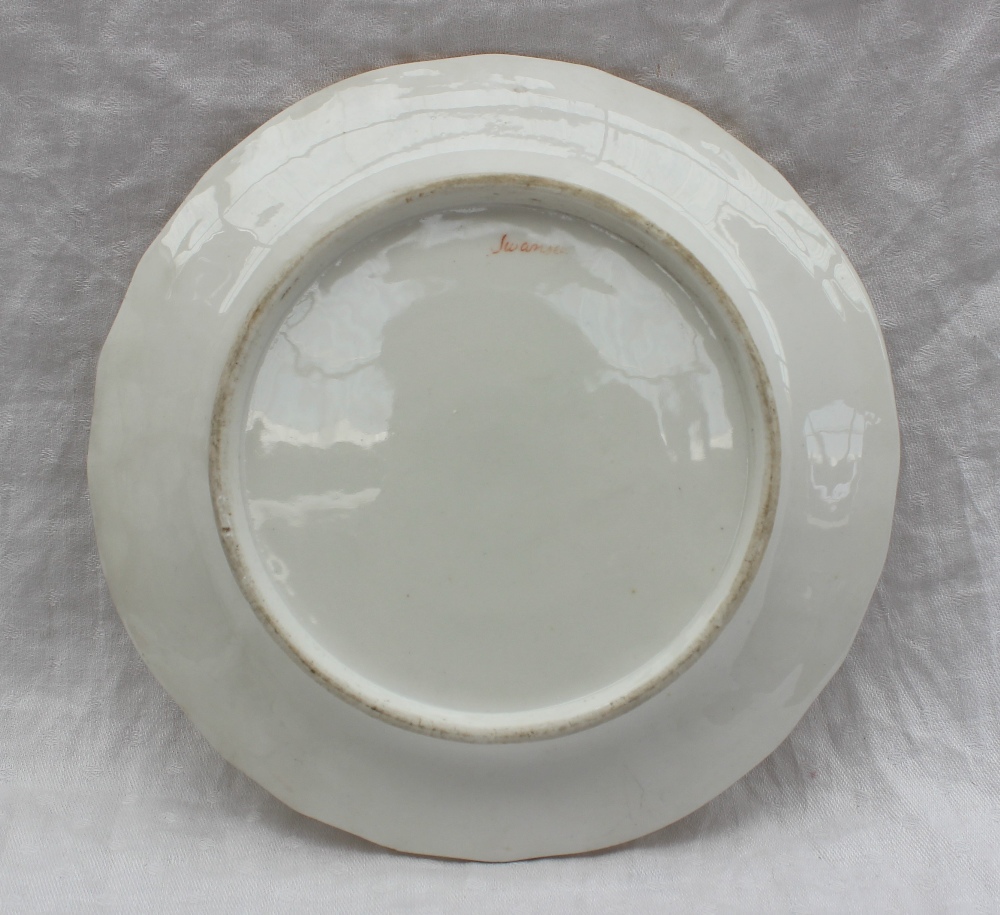 A Swansea porcelain plate of circular form, with a basket weave and swirling decoration, - Bild 2 aus 3