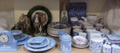 Assorted Wedgwood jasper wares including a clock,