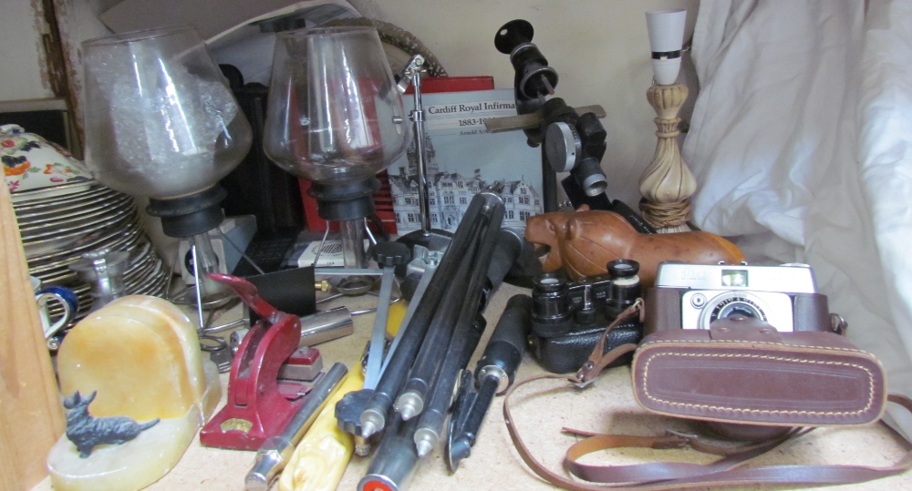 An Ilford Sportsman 35mm camera together with tripods, alabaster bookends, books, part dinner sets, - Image 2 of 3