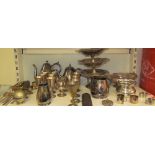 Assorted electroplated wares including tazzas,