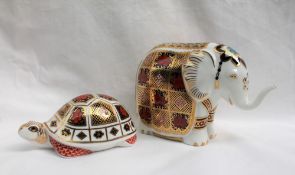 Royal Crown Derby paperweight decorated in the Imari pattern in the form of an elephant together