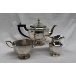 A George V silver three piece teaset, of octagonal tapering form, Sheffield, 1920,