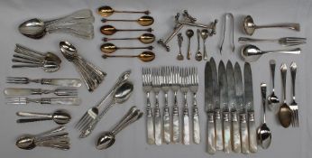 A set of five silver fiddle pattern teaspoons, Glasgow, 1938, together with silver coffee spoons,