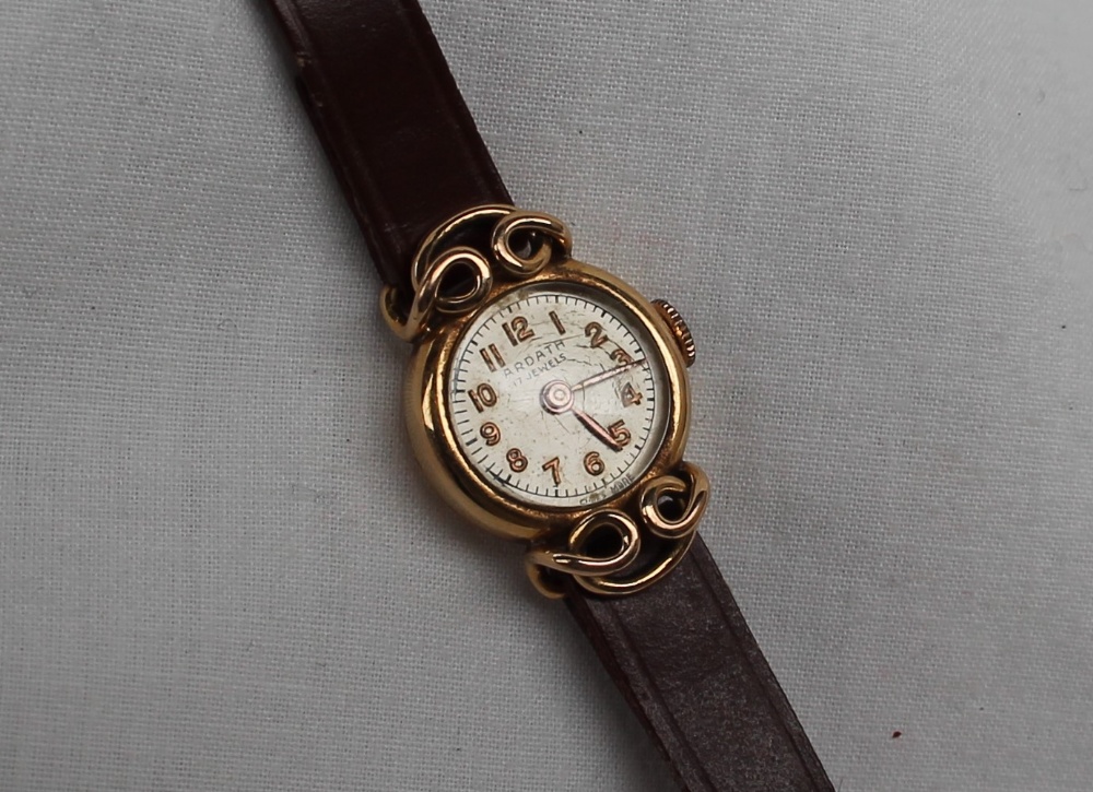 A Lady's 18ct yellow gold Ardath wristwatch, - Bild 2 aus 3