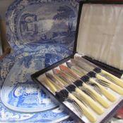 Three Spode blue and white meat plates and a strainer plate together with cased fish set