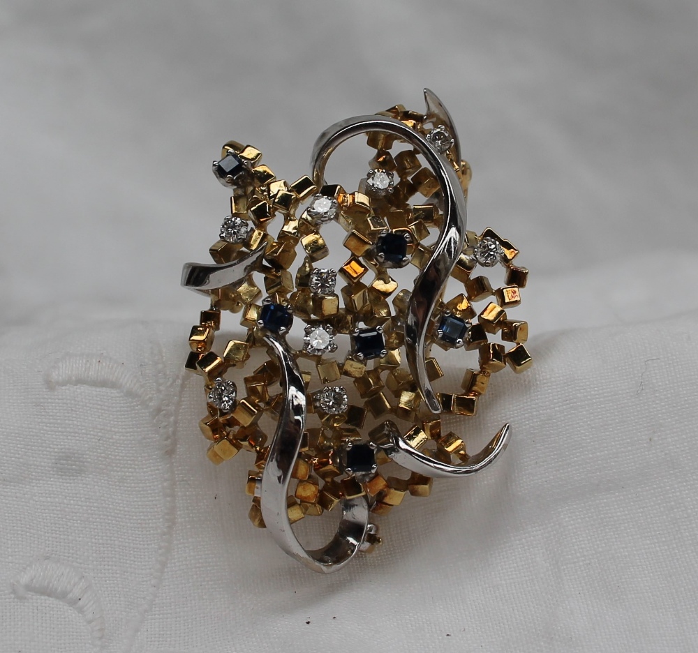 An 18ct yellow and white gold brooch set with nine round brilliant cut diamonds each approximately - Image 3 of 6