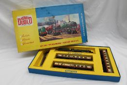 Horby Dublo 2-rail electric train set 2021 "The Red Dragon" passenger train set,