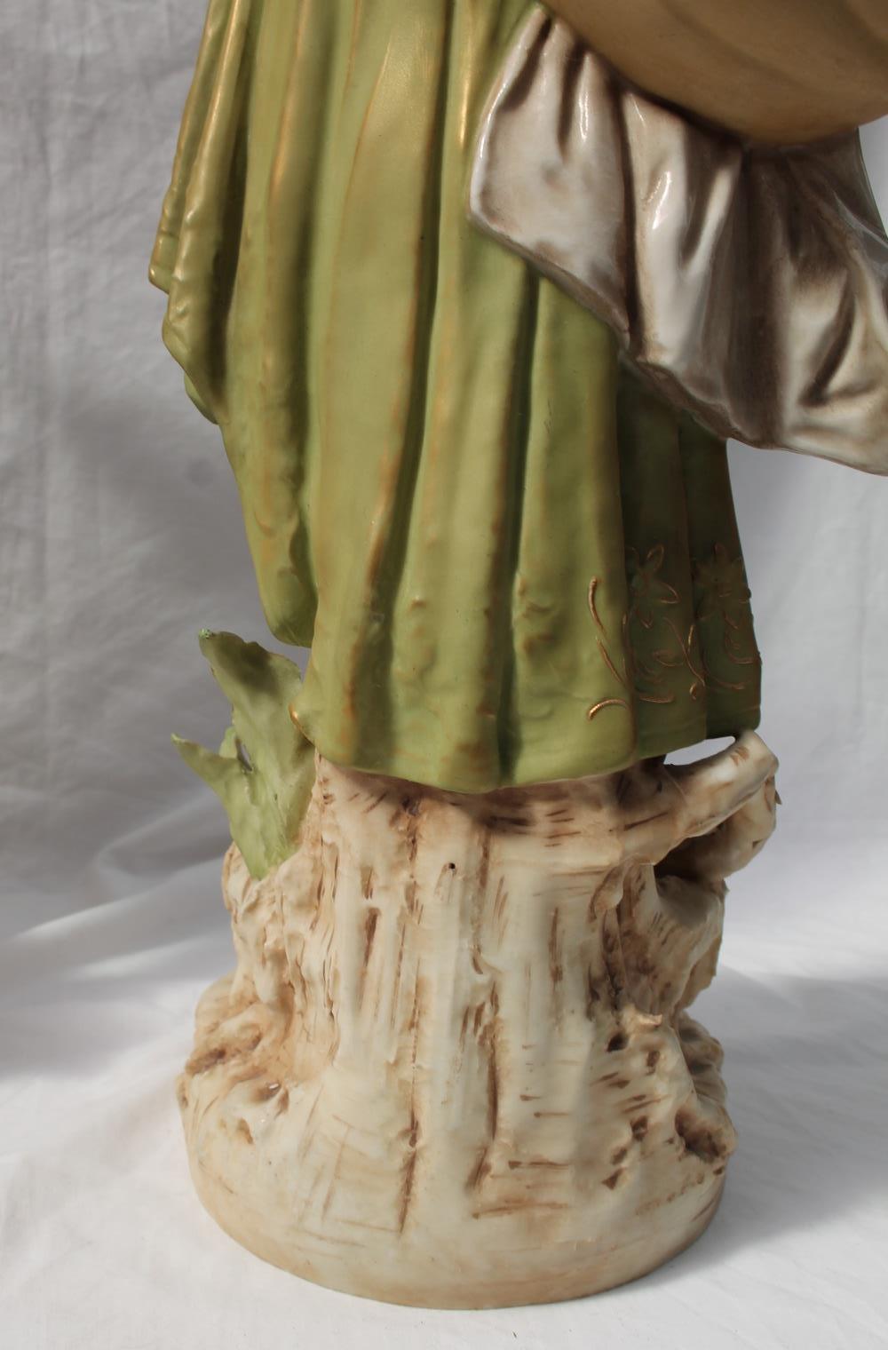 A pair of Royal Dux figures of musicians, in greens and reds on a naturalistic base, - Image 4 of 9