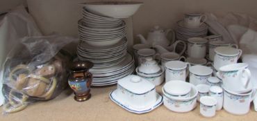 A Royal Doulton Juno pattern part tea and dinner service