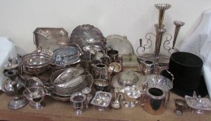 Assorted electroplated wares including an epergne, pedestal dishes, teapots, sauce boat,