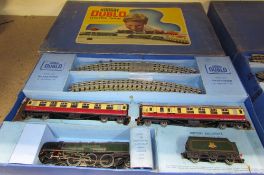 A Hornby Dublo Passenger Train set “Duchess of Montrose” EDP12,