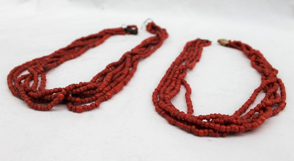 A five strand coral necklace, - Image 3 of 4