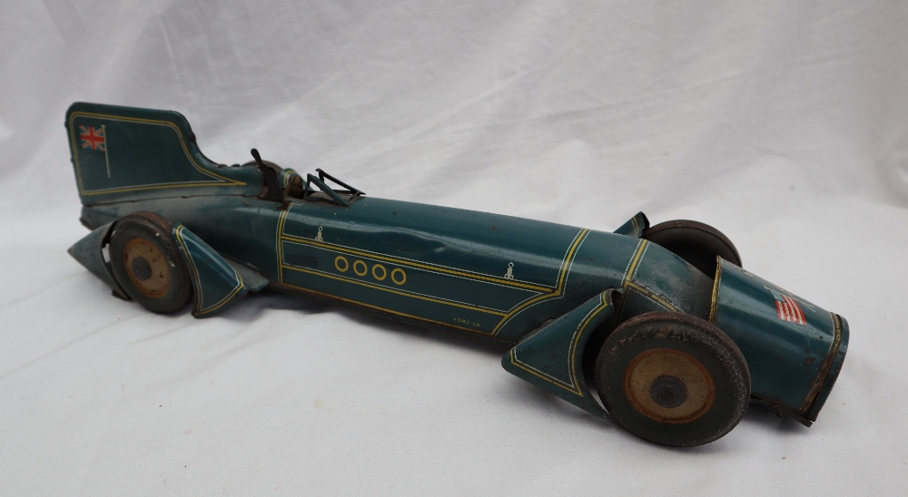 A tin-plate clockwork toy of Captain Malcolm Campbell's 'Blue Bird' Land Speed Record car by - Bild 5 aus 10