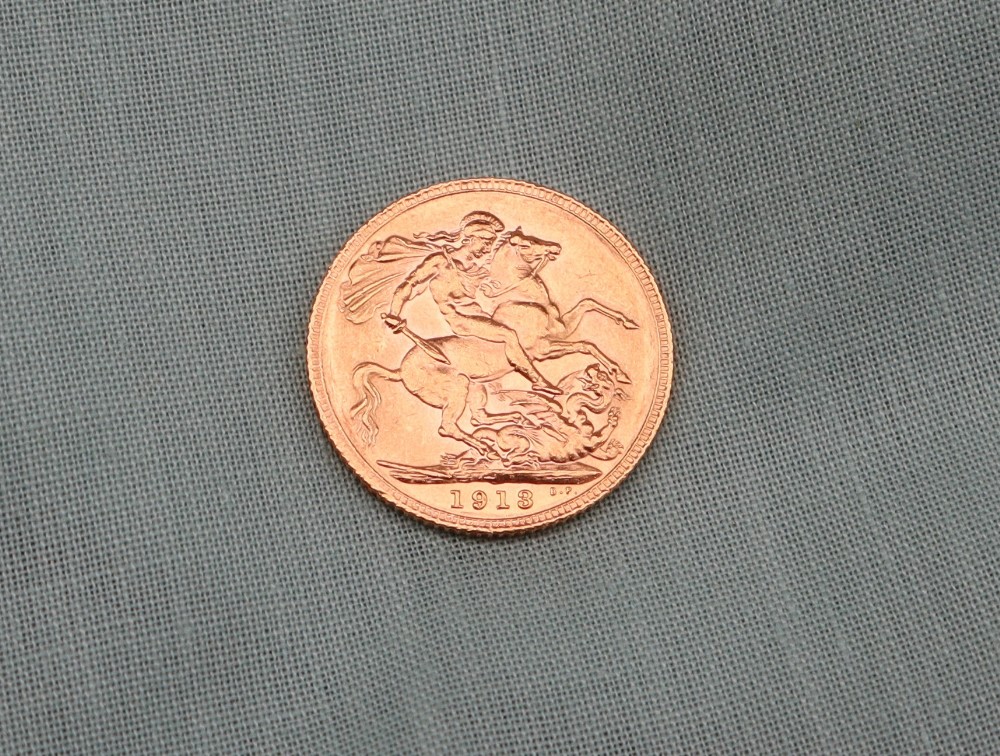 A George V gold sovereign, - Image 2 of 2