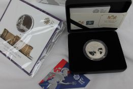 A Royal Mint 2015 UK £100 Buckingham Palace Fine silver coin,