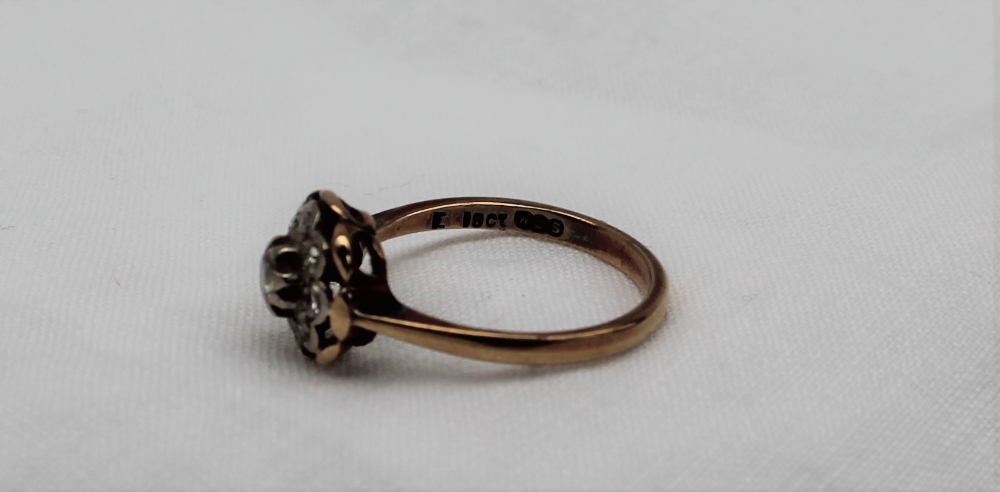 A diamond cluster ring, - Image 5 of 5