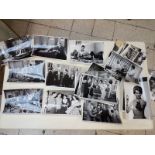 Lot de 25 photographies de films dont Louis de FUNES - lot photos CPA actrices [...]