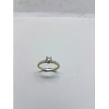 Bague en or blanc 18k ornée d'un diamant pesant env. 0,3 ct / G / VS. TDD 51 - [...]